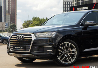 Подержанный автомобиль Audi Q7 2016 года (21 фото)