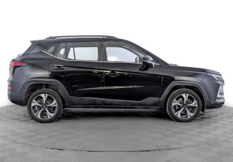 Подержанный автомобиль Москвич 3 2023 года (4 фото)