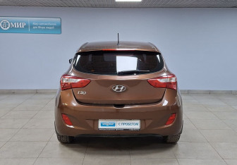 Подержанный автомобиль Hyundai i30 Hatchback 2012 года (6 фото)