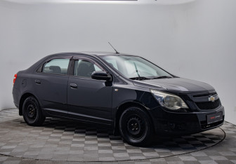 Подержанный автомобиль Chevrolet Cobalt Sedan 2013 года (7 фото)