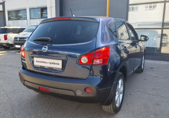 Подержанный автомобиль Nissan Qashqai 2009 года (5 фото)