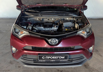Подержанный автомобиль Toyota RAV4 2016 года (17 фото)