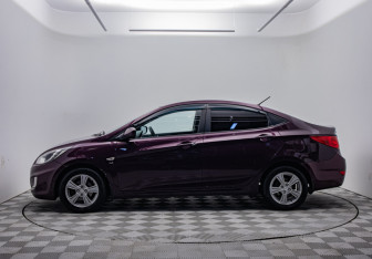 Подержанный автомобиль Hyundai Solaris Sedan 2012 года (8 фото)