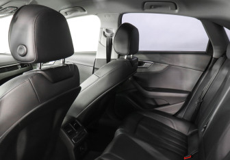 Подержанный автомобиль Audi A4 Sedan 2018 года (12 фото)