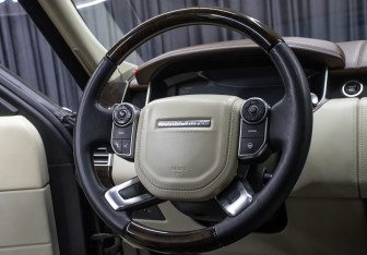 Подержанный автомобиль Land Rover Range Rover 2016 года (16 фото)