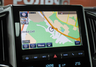 Подержанный автомобиль Toyota Land Cruiser Suv 2018 года (18 фото)