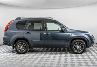Подержанный автомобиль Nissan X-Trail 2013 года (4 фото)