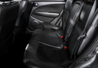 Подержанный автомобиль Mitsubishi Outlander 2007 года (10 фото)