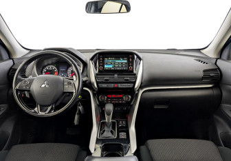 Подержанный автомобиль Mitsubishi Eclipse Cross 2021 года (14 фото)