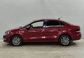 Подержанный автомобиль Volkswagen Polo Sedan 2019 года (8 фото)