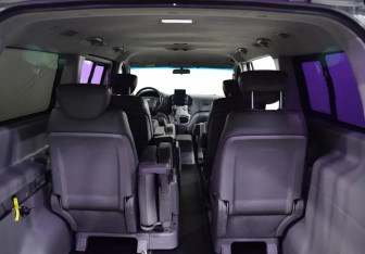 Подержанный автомобиль Hyundai Grand Starex 2011 года (11 фото)