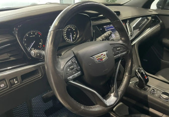Подержанный автомобиль Cadillac XT6 2020 года (13 фото)