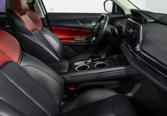 Подержанный автомобиль Changan UNI-S 2024 года (10 фото)