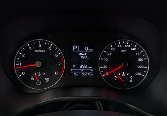 Подержанный автомобиль Kia Rio Hatchback 2021 года (14 фото)