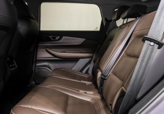 Подержанный автомобиль Chery Tiggo 8 Pro 2022 года (10 фото)