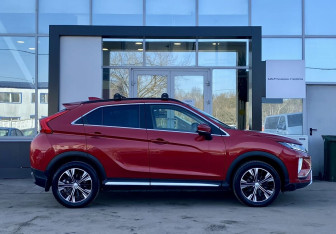 Подержанный автомобиль Mitsubishi Eclipse Cross 2018 года (4 фото)