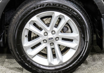 Подержанный автомобиль Ford Explorer 2013 года (9 фото)