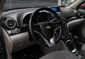 Подержанный автомобиль Chevrolet Orlando 2013 года (13 фото)