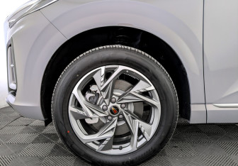 Новый Hongqi HS3 2025 (7 фото)