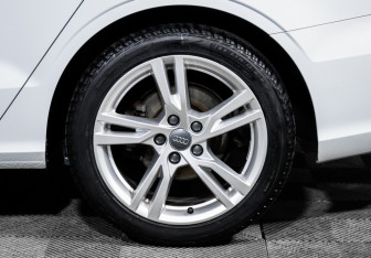 Подержанный автомобиль Audi A3 Sedan 2019 года (15 фото)