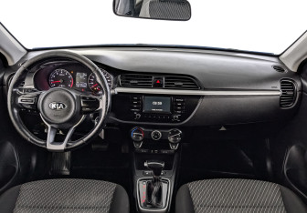 Подержанный автомобиль Kia Rio Hatchback 2019 года (14 фото)