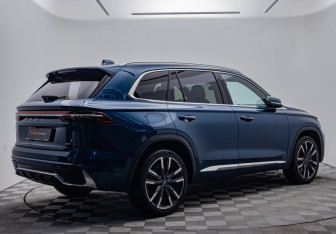 Подержанный автомобиль Geely Monjaro 2023 года (5 фото)