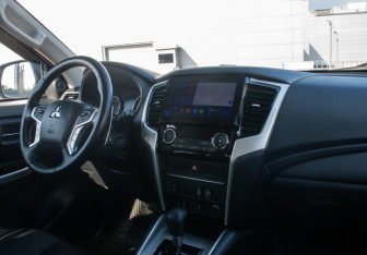 Подержанный автомобиль Mitsubishi L200 2023 года (11 фото)