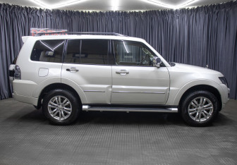 Подержанный автомобиль Mitsubishi Pajero 2019 года (4 фото)