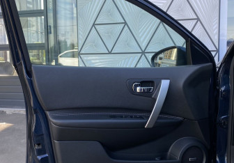 Подержанный автомобиль Nissan Qashqai 2012 года (19 фото)