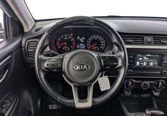 Подержанный автомобиль Kia Rio Hatchback 2021 года (21 фото)