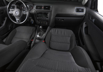 Подержанный автомобиль Volkswagen Jetta Sedan 2012 года (19 фото)