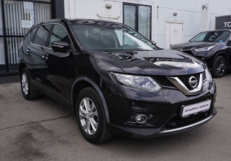Подержанный автомобиль Nissan X-Trail 2017 года (3 фото)