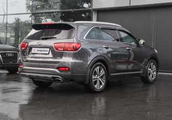 Подержанный автомобиль Kia Sorento 2019 года (4 фото)
