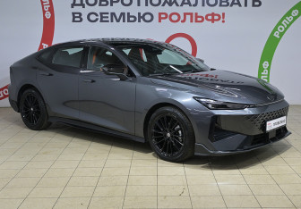 Подержанный автомобиль Changan UNI-V 2024 года (3 фото)