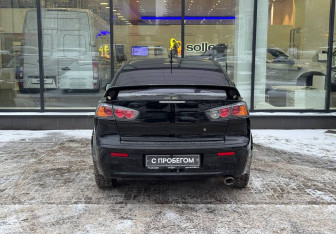 Подержанный автомобиль Mitsubishi Lancer Sedan 2012 года (7 фото)