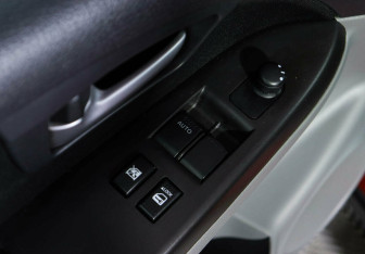 Подержанный автомобиль Suzuki SX4 Hatchback 2012 года (15 фото)