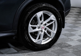 Подержанный автомобиль Nissan Juke 2013 года (15 фото)