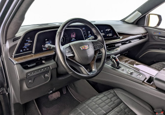 Подержанный автомобиль Cadillac Escalade Suv 2023 года (18 фото)