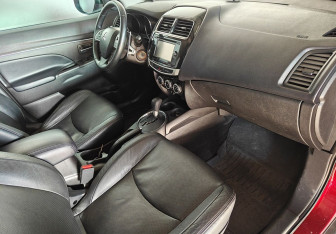 Подержанный автомобиль Mitsubishi ASX 2014 года (11 фото)