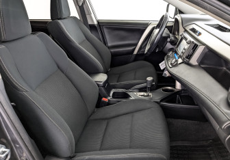 Подержанный автомобиль Toyota RAV4 2014 года (23 фото)