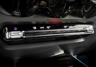 Подержанный автомобиль Mercedes-Benz GLB 2021 года (27 фото)