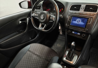 Подержанный автомобиль Volkswagen Polo Sedan 2019 года (10 фото)
