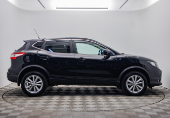 Подержанный автомобиль Nissan Qashqai 2016 года (6 фото)