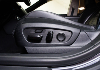 Подержанный автомобиль Lexus ES 2019 года (25 фото)