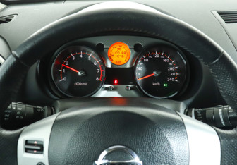 Подержанный автомобиль Nissan Qashqai 2008 года (11 фото)