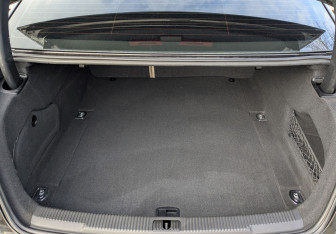 Подержанный автомобиль Audi A6 Sedan 2017 года (10 фото)