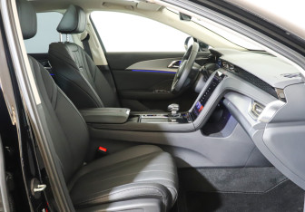 Новый Hongqi H5 2024 (15 фото)