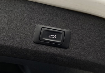 Подержанный автомобиль Audi Q7 2014 года (11 фото)