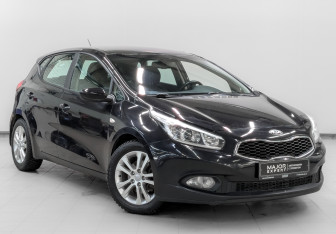 Подержанный автомобиль Kia Ceed Hatchback 2013 года (3 фото)