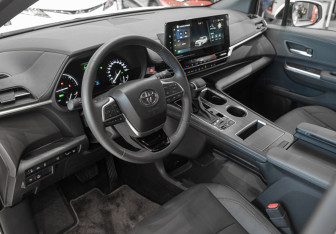 Новый Toyota Sienna 2024 (19 фото)